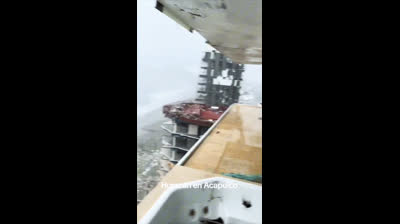 Acapulco bajo el Embate de Huracán Otis: Vídeos