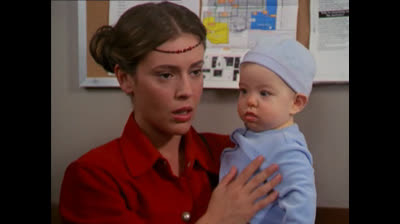 Embrujadas 2x11.  Abandono atropellado