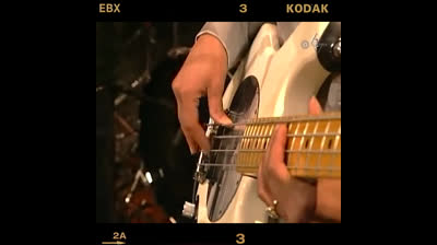 DAVID BOWIE EN VIVO: LA MAGIA DE “UNDER PRESSURE” EN 1996